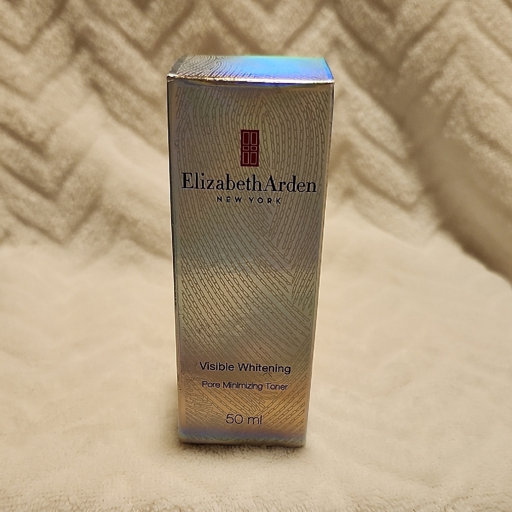 Elizabeth Arden Visible Whitening Toner in Silver Packaging